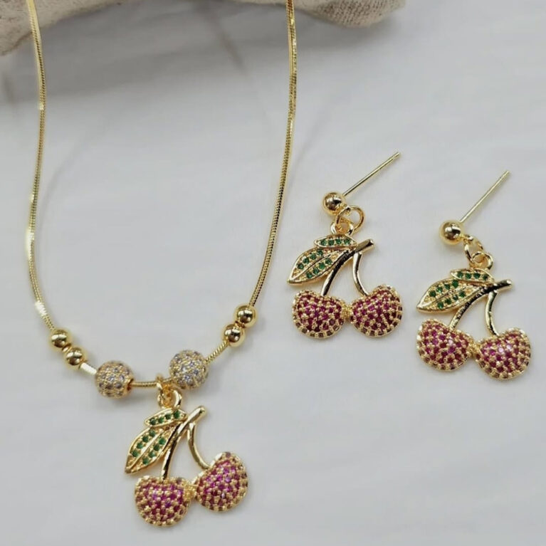 Σετ κόσμημα κολιέ και σκουλαρίκια κεράσια με ροζ και πράσινες πέτρες επιχρυσωμένο μέταλλο υψηλής ποιότητας 18Κ